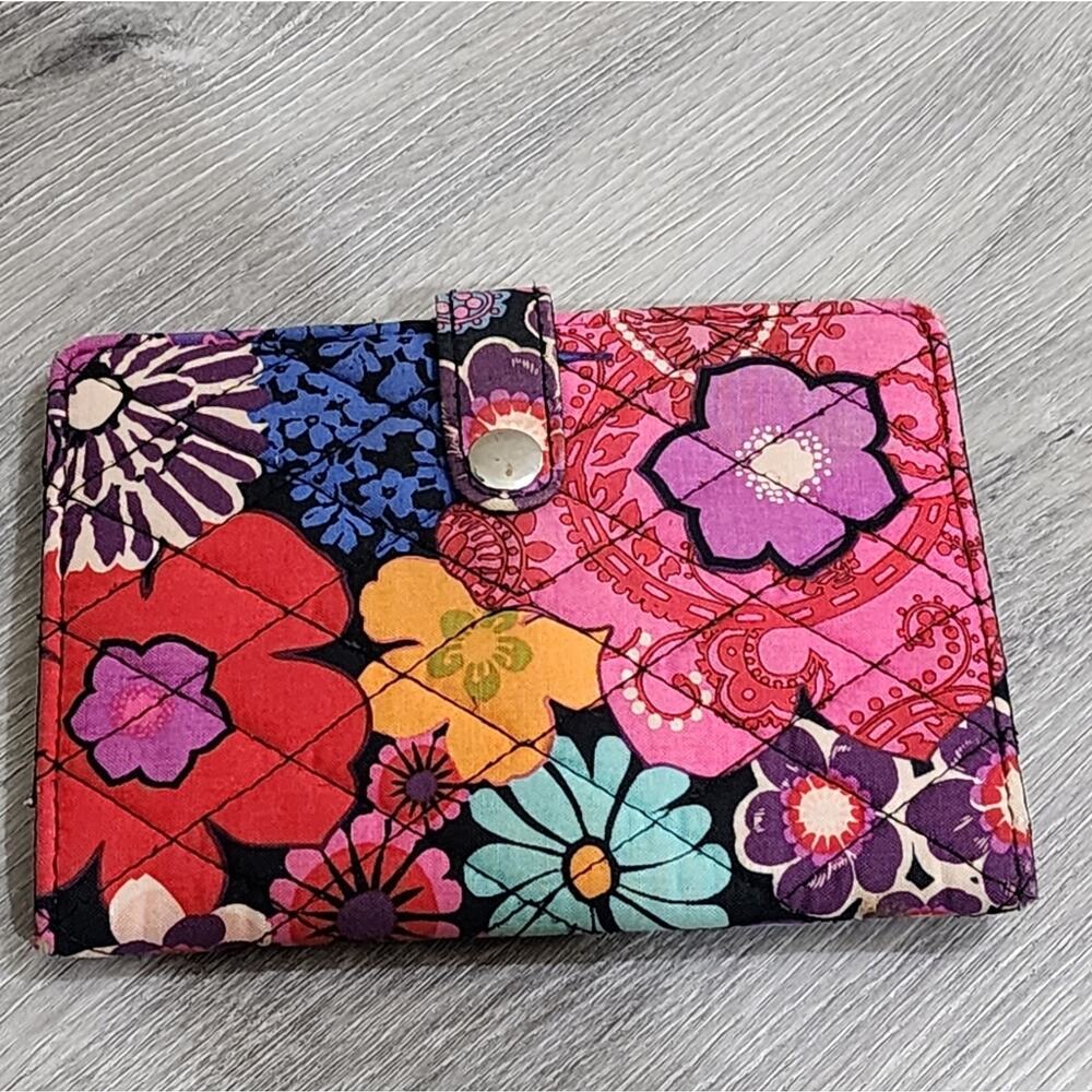 VERA‎ Bradley floral wallet - Picture 1 of 8